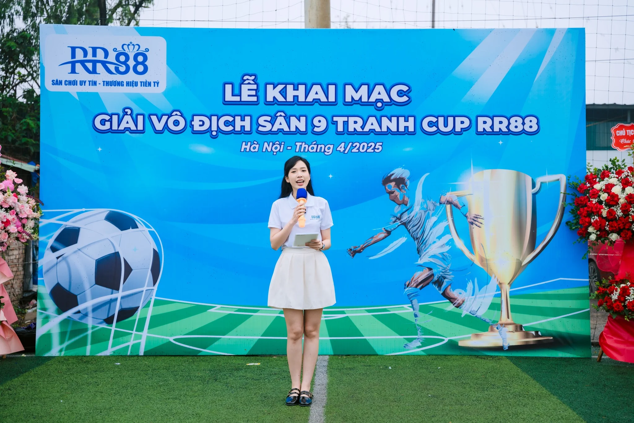 MC Thanh Huyền phát biểu mở màn giải đấu RR88 Star League tại Hà Nội